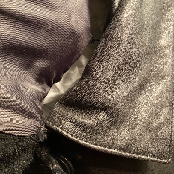NEW‼️ Genuine Leather Jacket w/ Faux Fur Collar - Picture 5 of 5